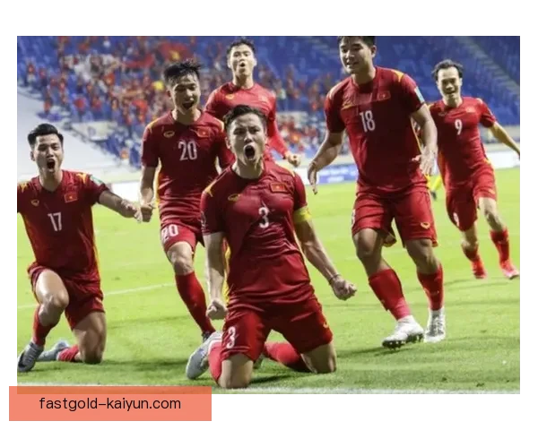 越南足球队在世预赛亚洲区迎来历史性逆袭，表现亮眼。